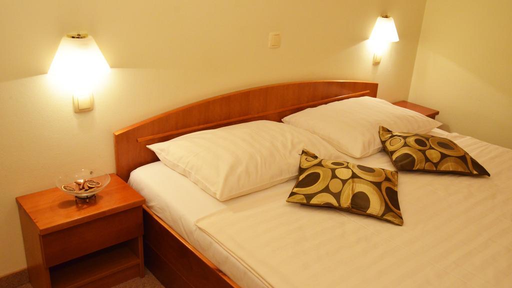 Hotel Bajt Марибор Екстериор снимка